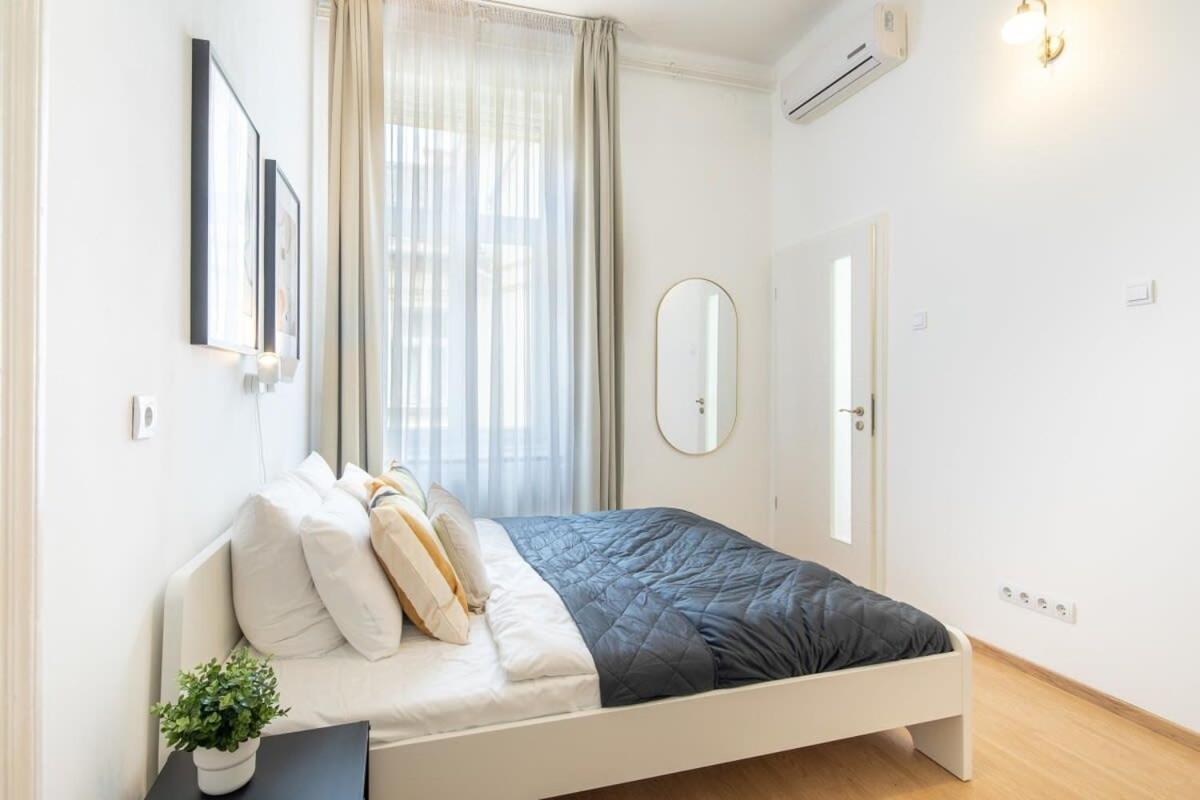 Ultra - Peaceful Sleep Apartman *